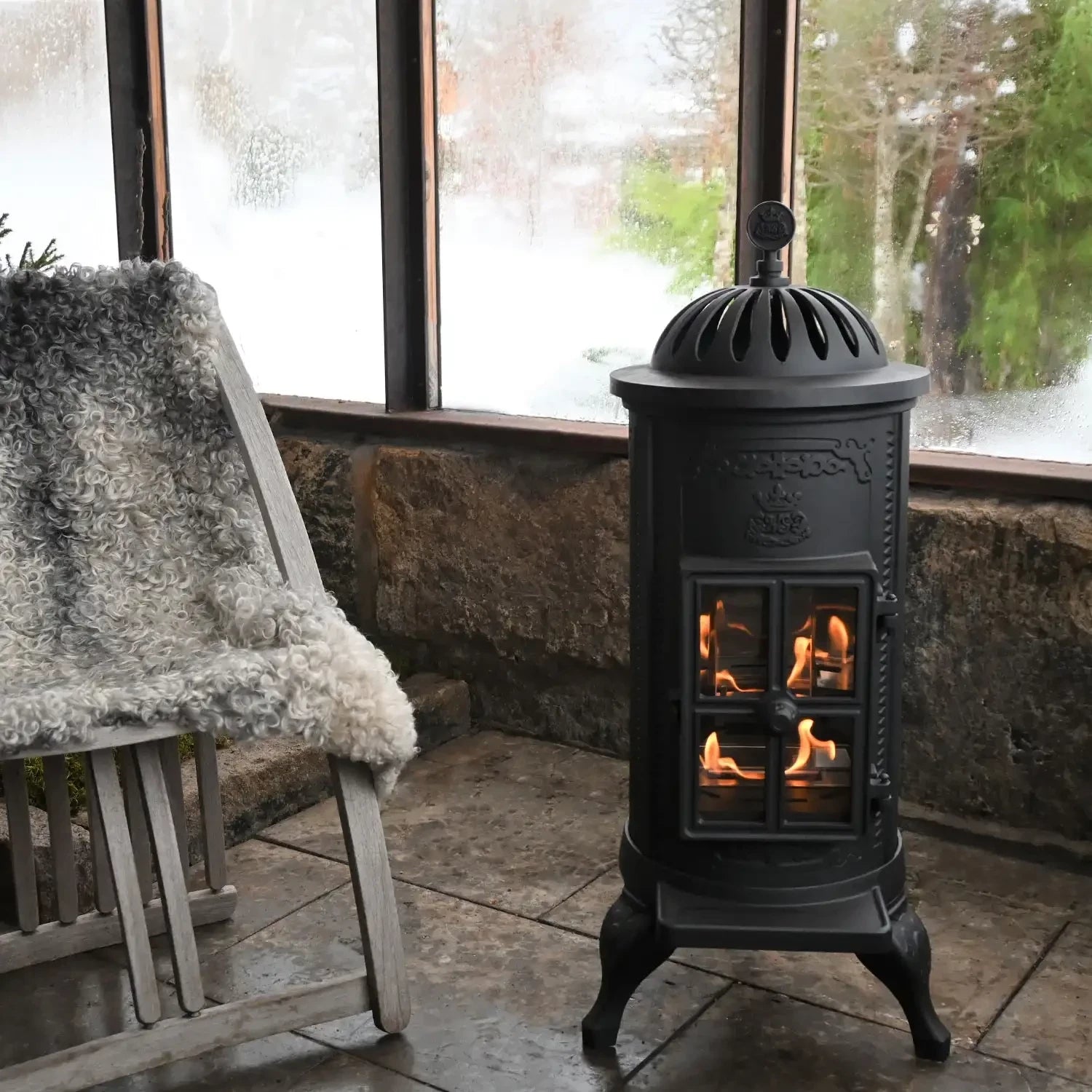 Kamin für zusätzlichen Wärmekomfort im Wintergarten