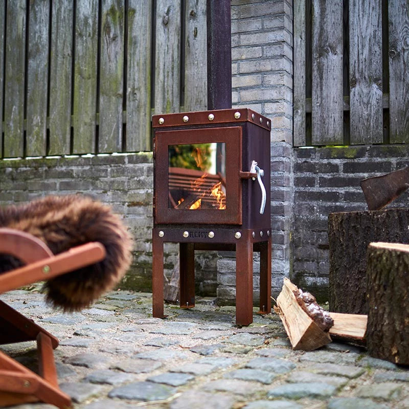 Kamin mit Schornstein