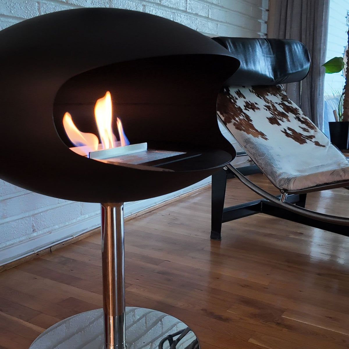 Cocoon Pedestal Schwarz