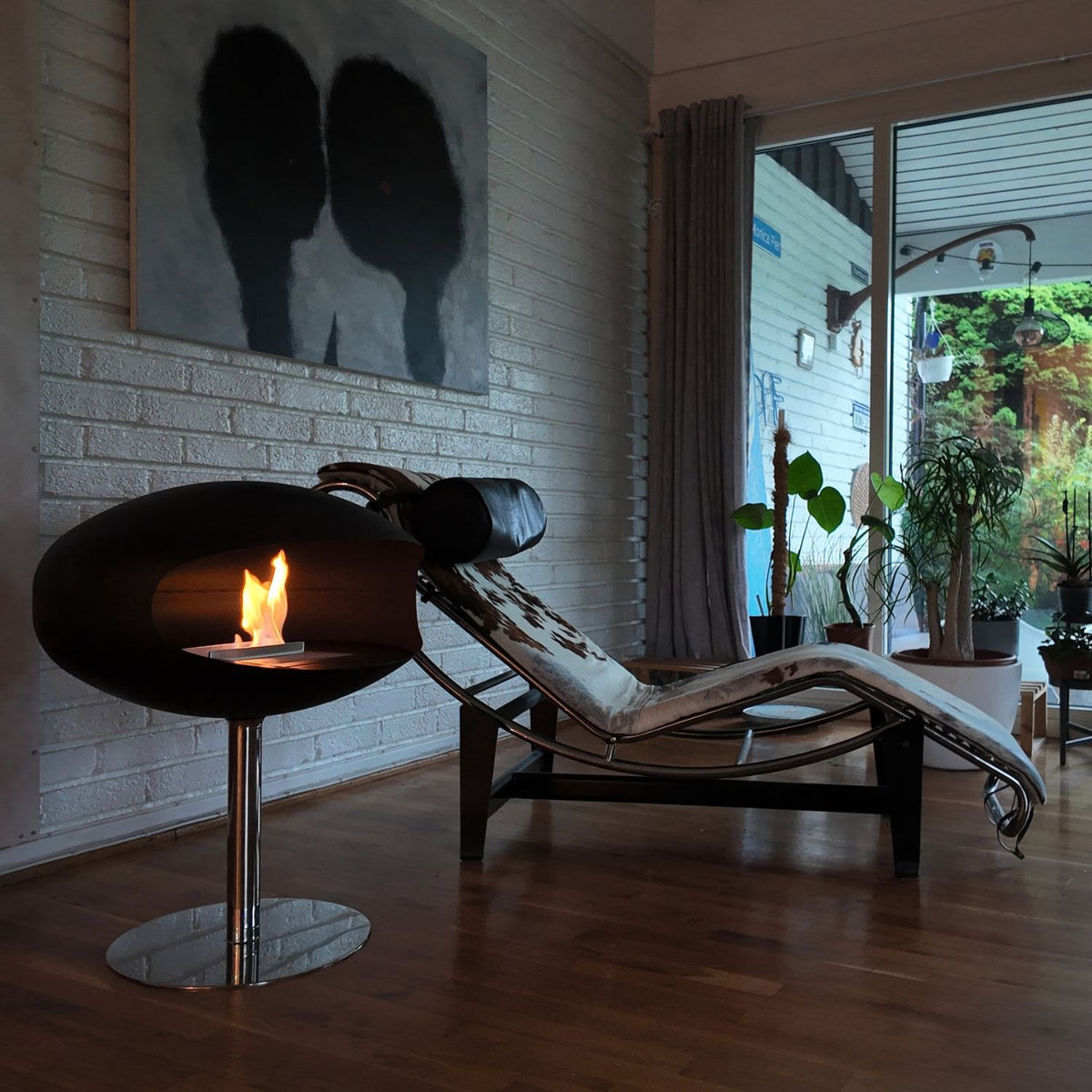Cocoon Pedestal Schwarz