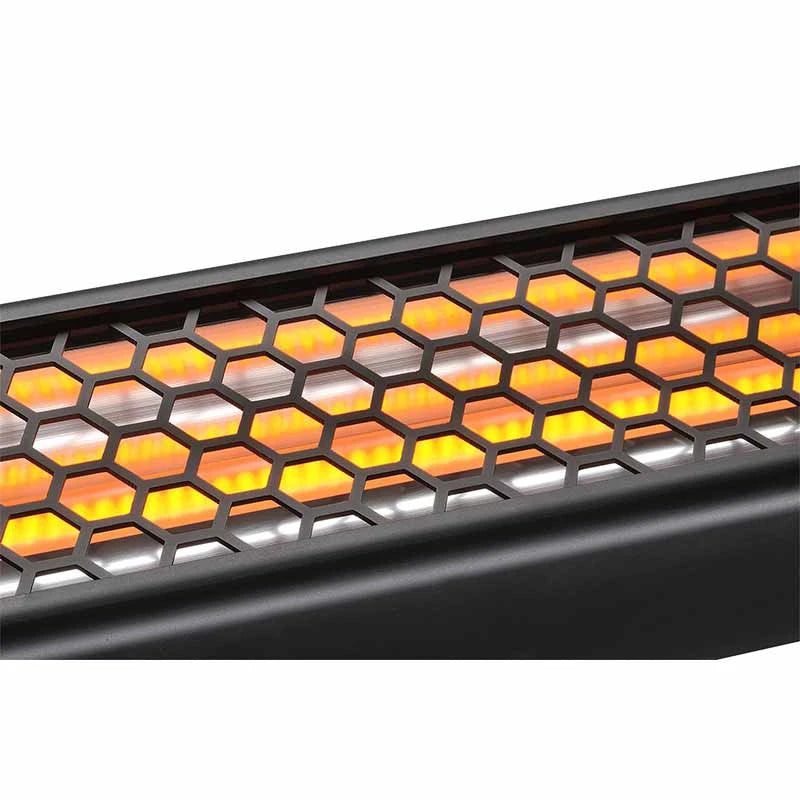 Intensive 2200W Terrassenheizer auf Ständer