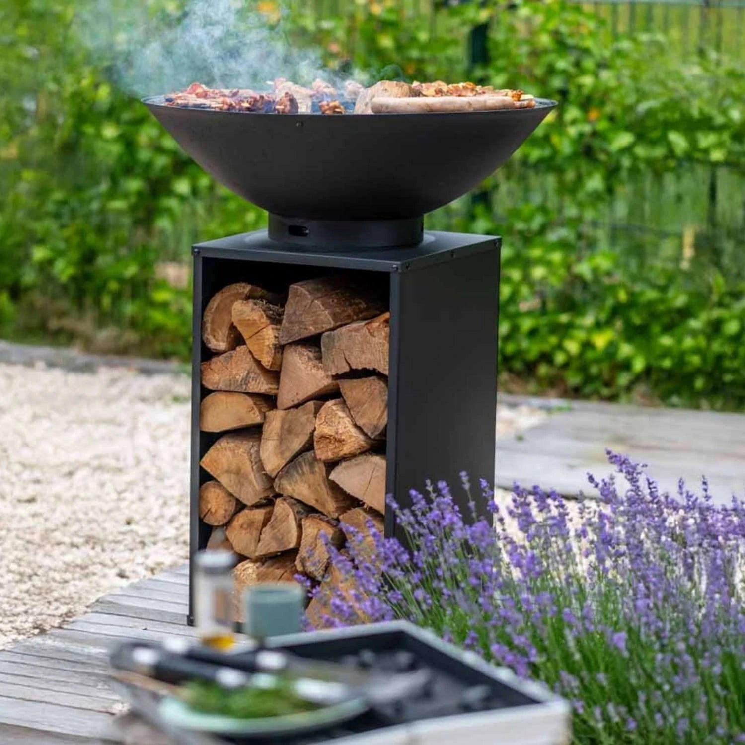 Onyx Feuerschale mit Grill und Holzlager – Ø60