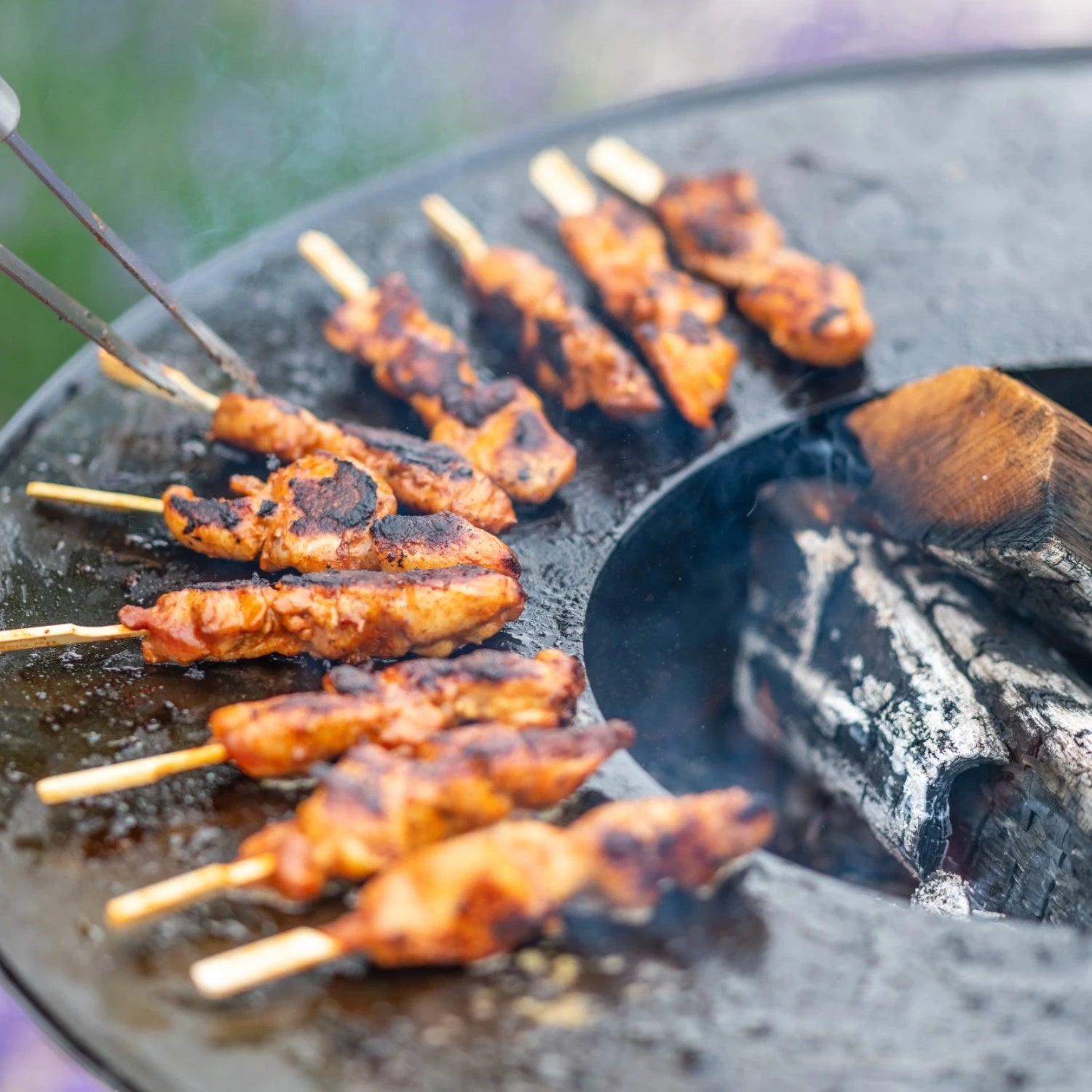 Onyx Feuerschale mit Grill und Holzlager – Ø60